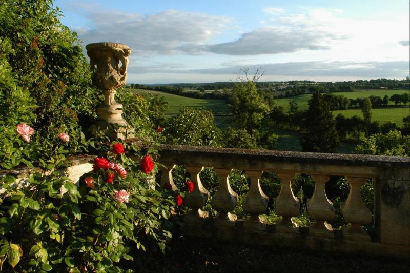 Chateau De Larroque Gimont ภายนอก รูปภาพ